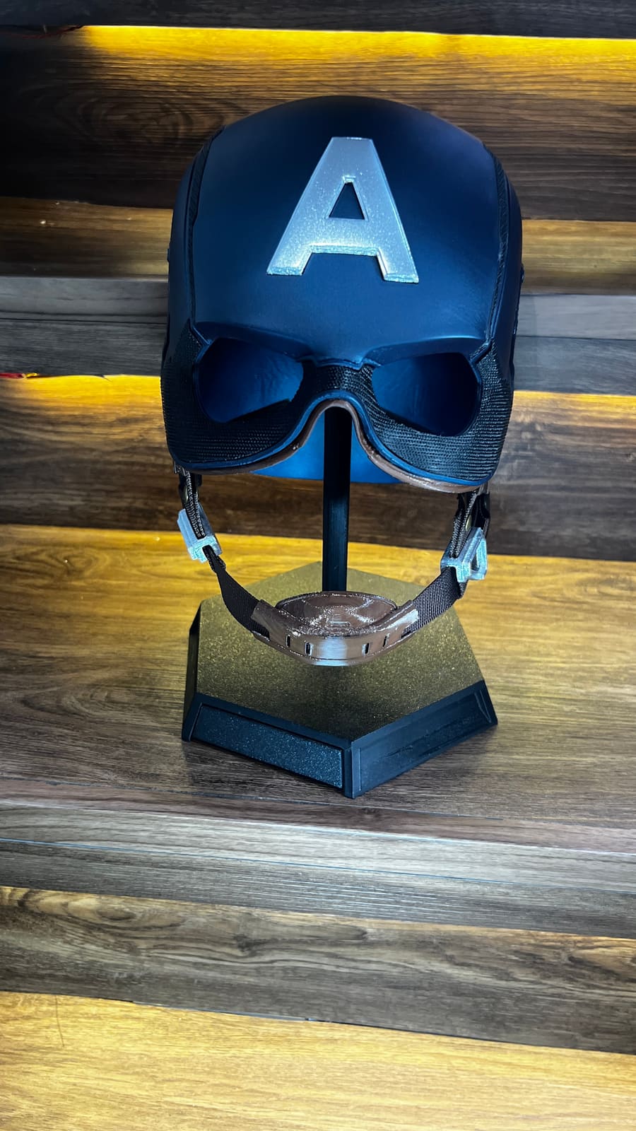 #355 Captain America Civil War helmet