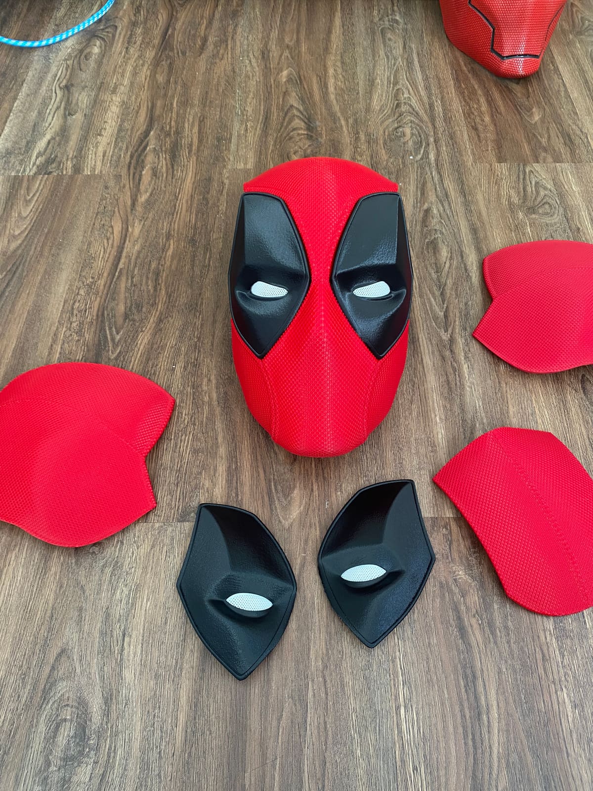 #D807 deadpool 3 helmet with Claw Damage Do3D